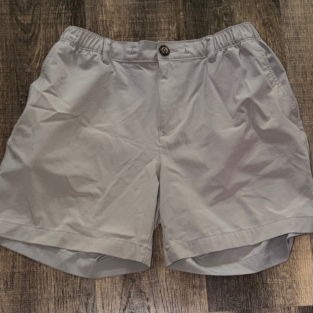 Chubbies Everywear Shorts Mens Large Gray Elastic Waist Stretch 6" Inseam Resort